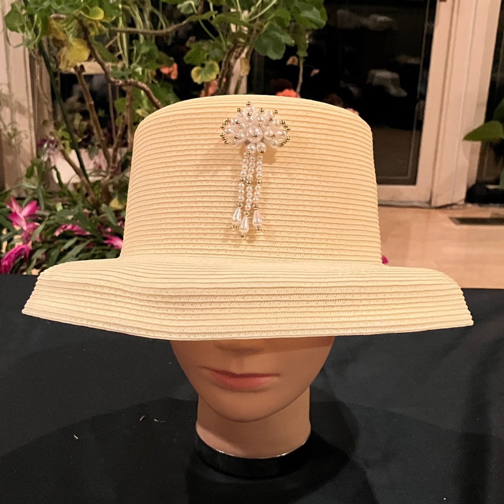 Elegant Cream Hat with Pearl Embellishment